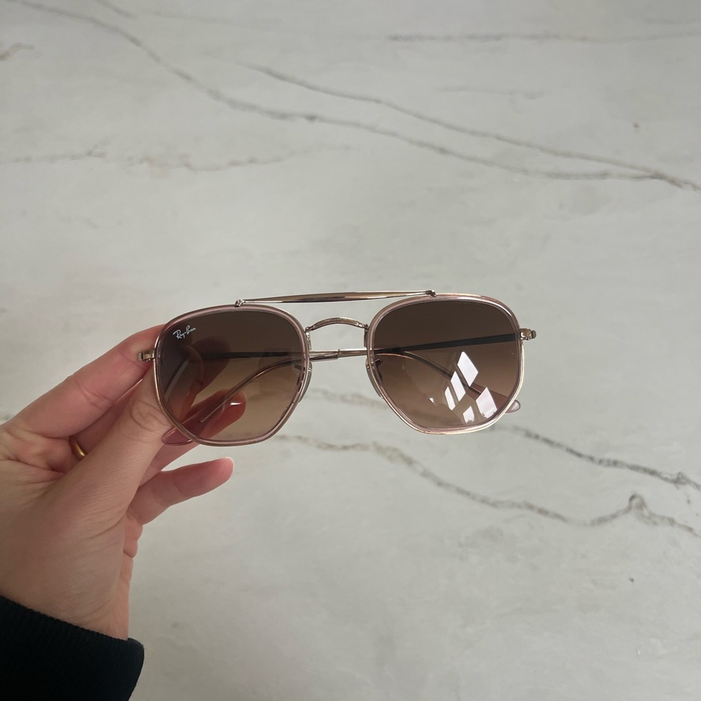 Ray-Ban Brown Aviator Sunglasses with Gradient Lenses and Metal Frame